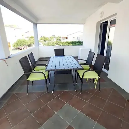 Ida Apartment