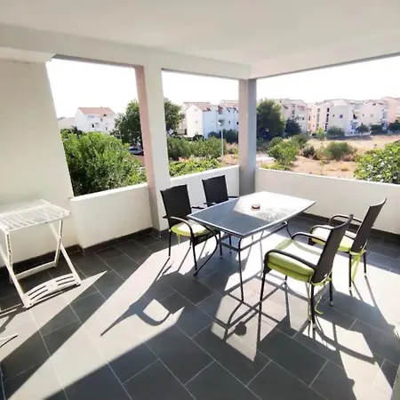 アパート Ida